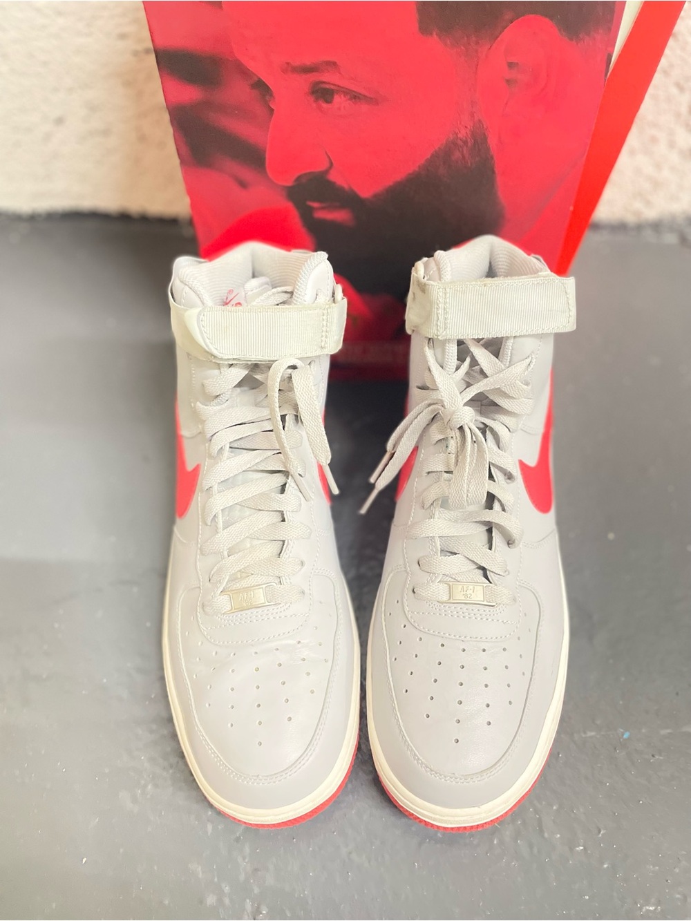 Nike High-Top Sneakers in Light Gray with Bright red Swoosh